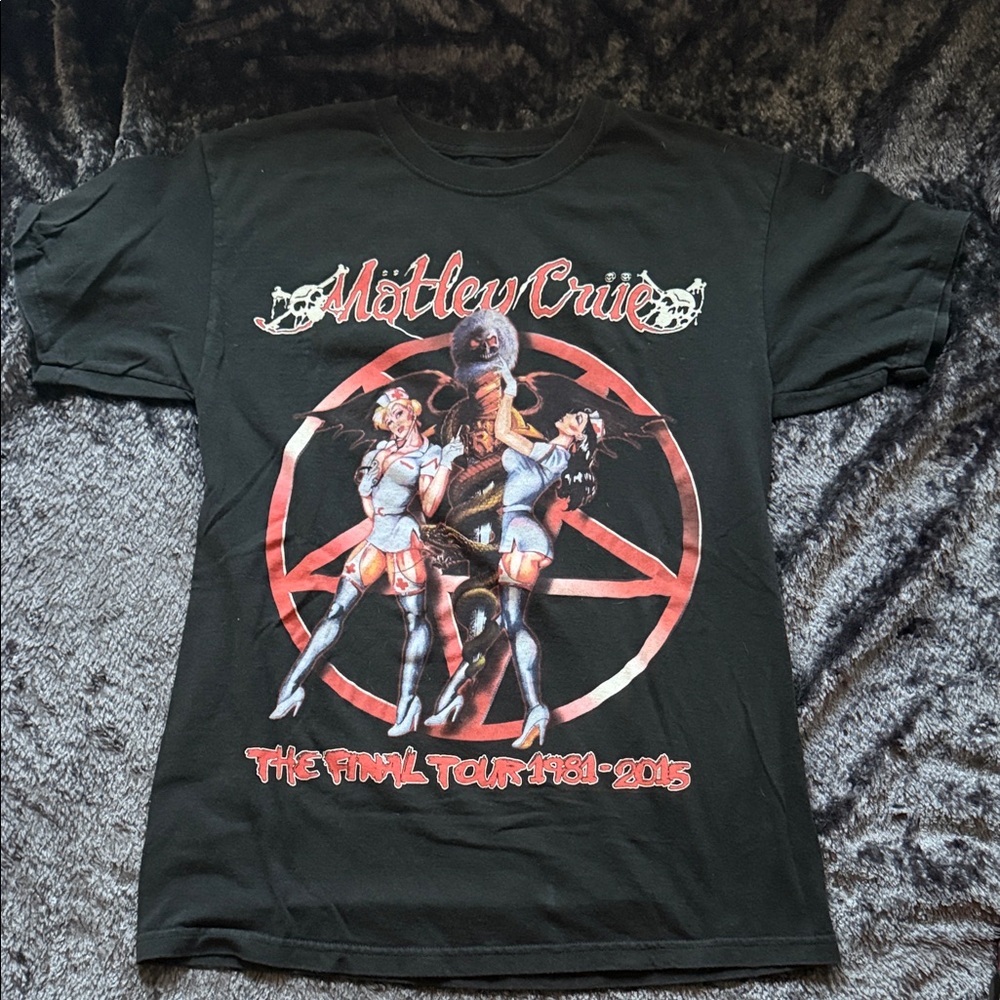 Motley Crue The Final Tour 1981 - 2015 shirt … size Medium … never worn!